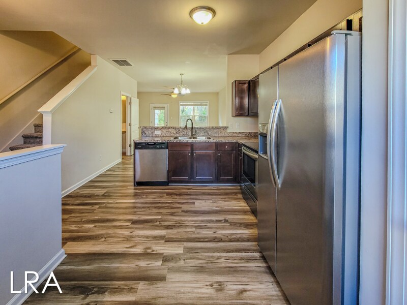 Building Photo - 127 Beacon Woods Dr