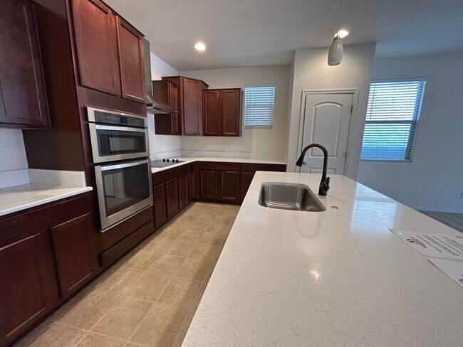 Building Photo - 4046 E Ranch Rd