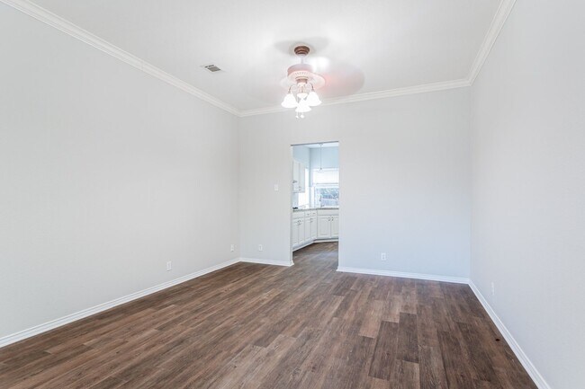 Building Photo - 6107 John Chisum Ln