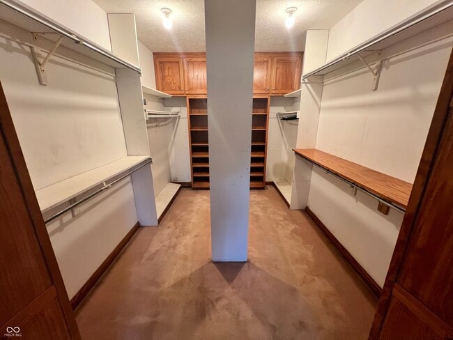 Building Photo - 9628 Summerlakes Dr