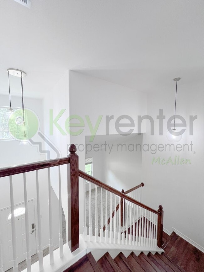 Building Photo - Beatutiful 5Bed/3Bath in Mcallen TX Now Av...