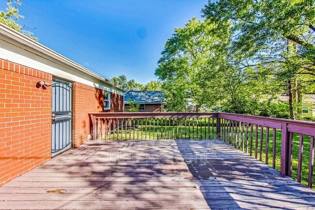 Building Photo - 3541 N Wittfield St