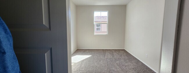 Building Photo - 40787 Melrose Dr