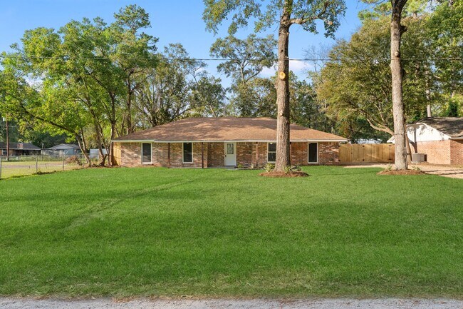Building Photo - 18049 Martin Dr