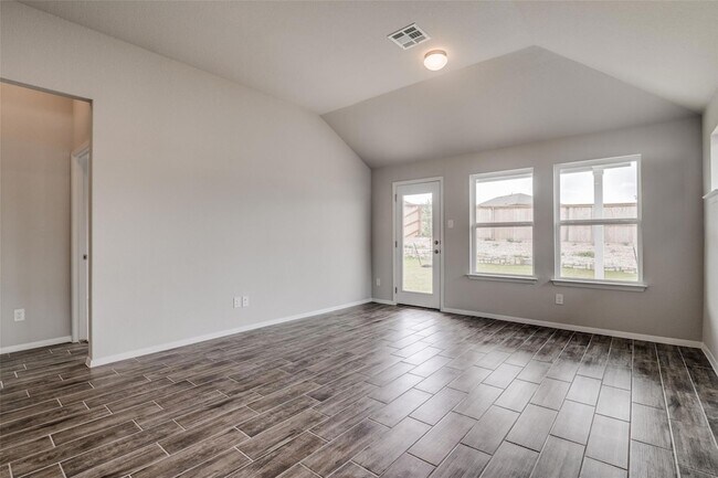 Building Photo - 140 Shugart St