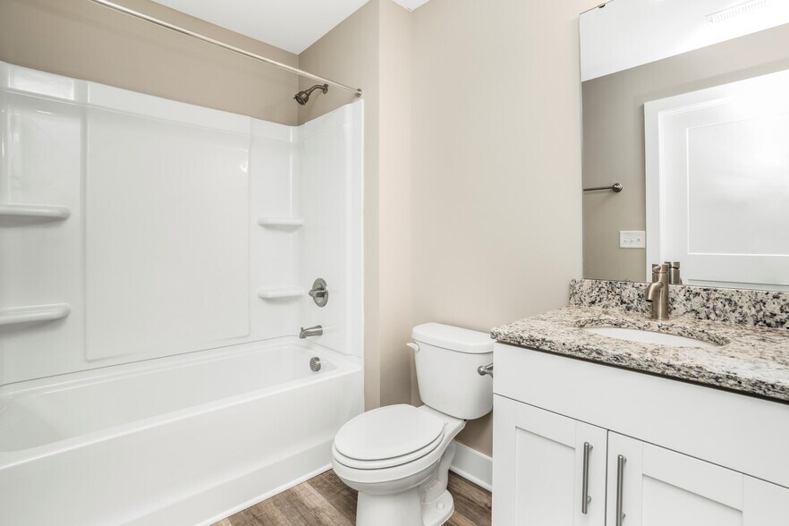 Building Photo - 303 Linwood St