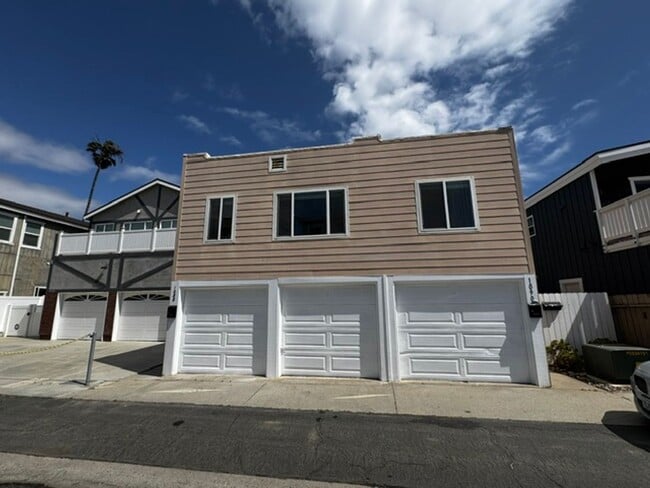 Building Photo - 1088 Bangor Ln