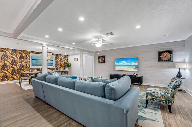 Building Photo - 532 N Palmway