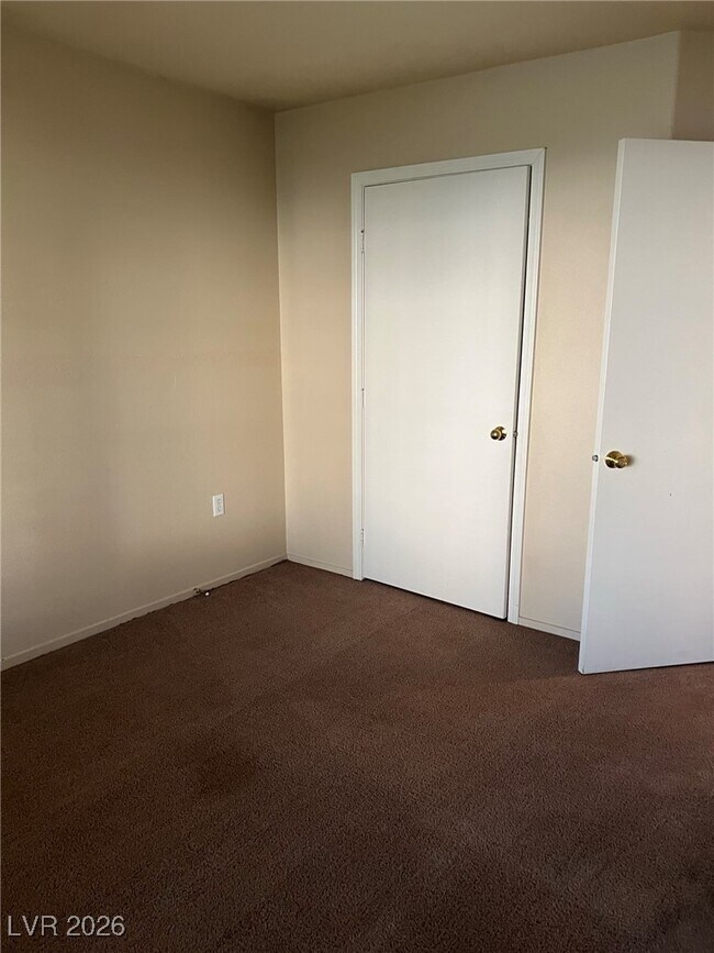 Building Photo - 4555 E Sahara Ave