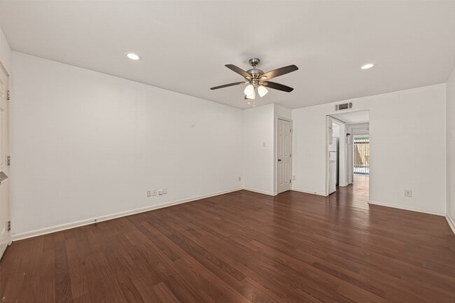 Building Photo - 2710 Mason St