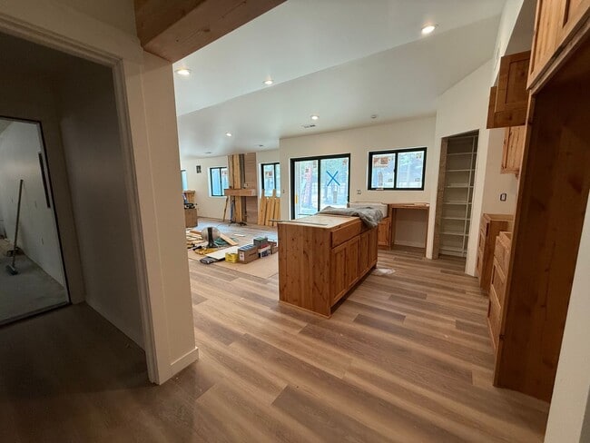 Building Photo - 153550 Little River Loop