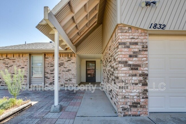 Building Photo - 1832 Michell Dr