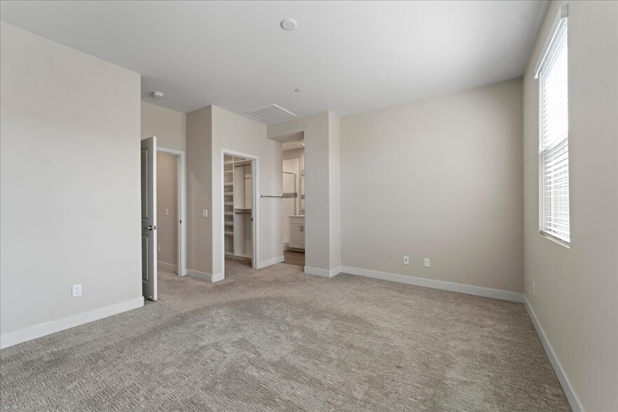 Building Photo - 4358 St Cloud Way