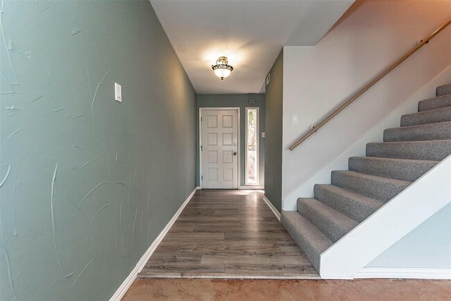 Building Photo - 5 Dorado Dr