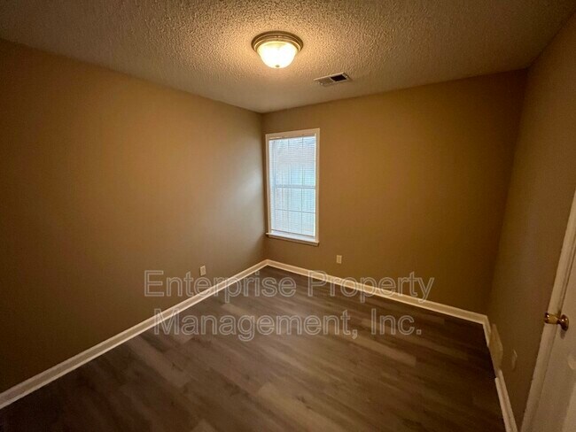 Building Photo - 6814 Mikayla Ln