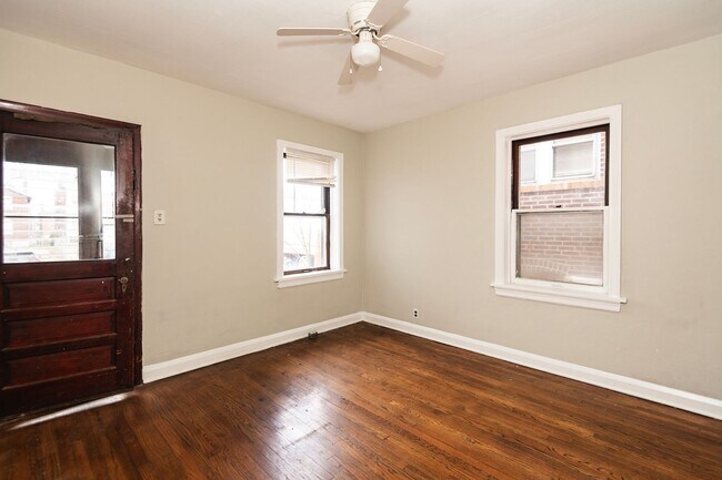 Building Photo - 3943 Keokuk St