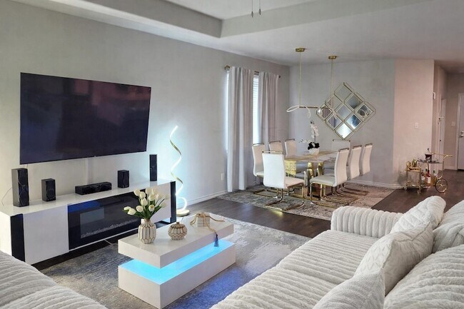 Building Photo - 9824 Dynamics Dr