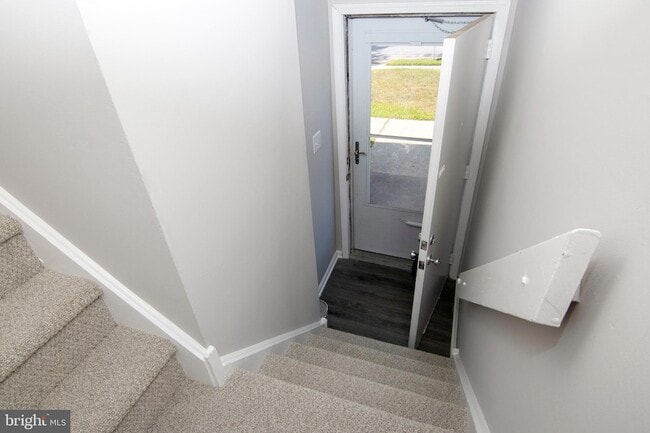 Building Photo - 106 Haines Ave