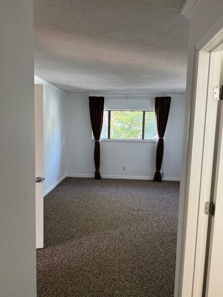 Building Photo - 5000 S Centinela Ave