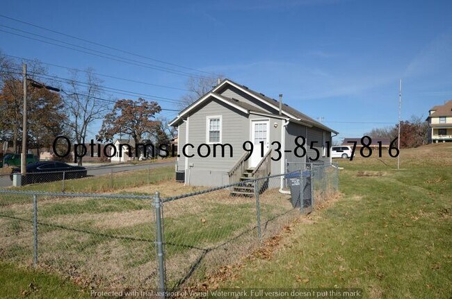 Building Photo - Available NOW