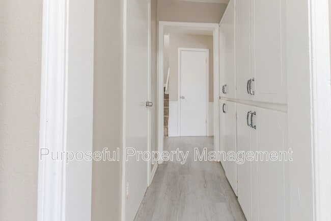 Building Photo - 6814 Lancer Ln