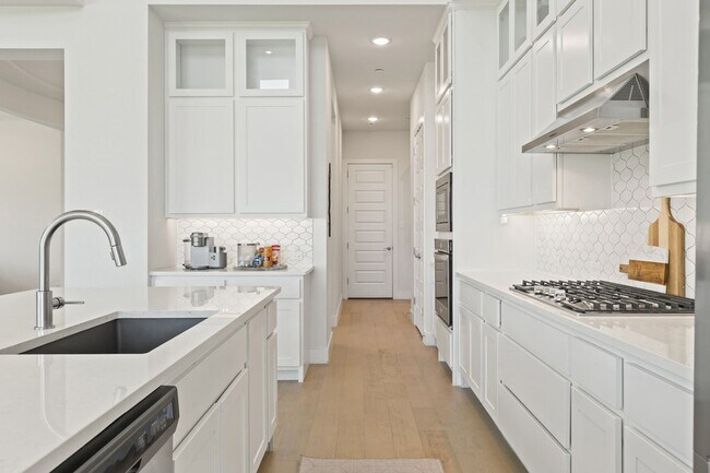 Building Photo - 1125 Sugar Bars Dr