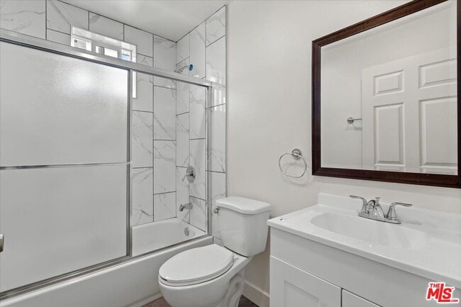 Building Photo - 835 E 33rd St