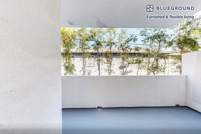 Building Photo - 518 N Gramercy Pl