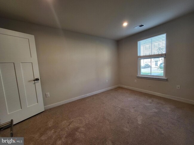 Building Photo - 430 Paperbark Sq