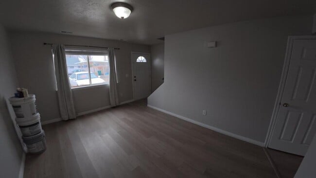 Building Photo - 949 E 1150 S