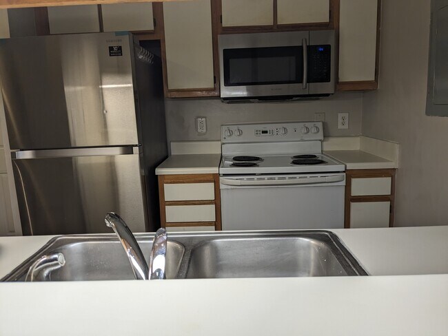 Building Photo - 1241 University Ct