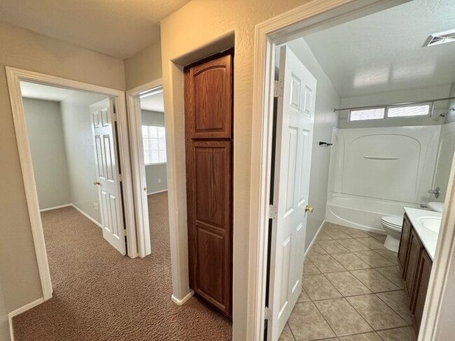 Building Photo - Amazing 4BD, 3BA house in Pinal county (31...