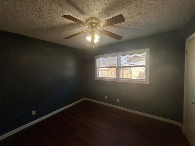 Building Photo - Remodeled 3/1 in Central Lubbock