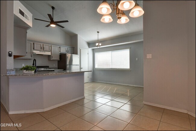 Building Photo - 609 Bristol Dr