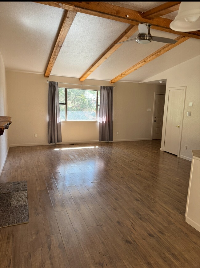Building Photo - 103 Racquet Pl