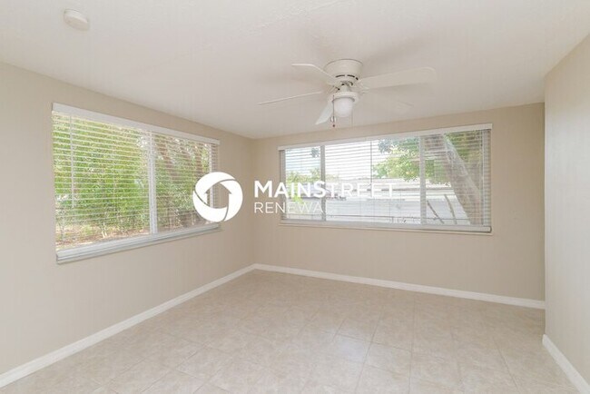 Building Photo - 3 Bedroom Pet-Friendly Home in Holiday, FL...
