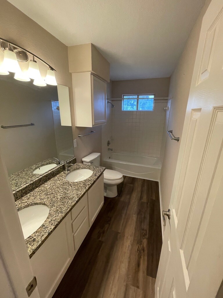 Building Photo - 4106 Cortina Dr