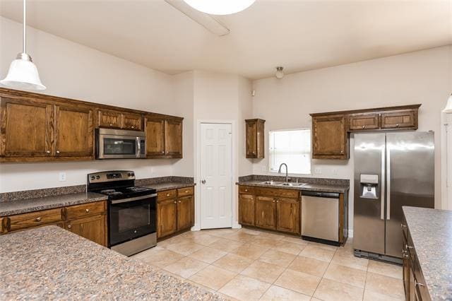 Building Photo - 1229 Granada Dr