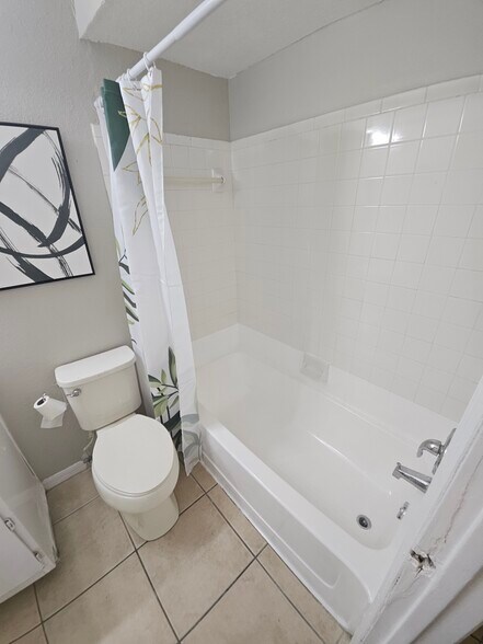 Building Photo - 4658 Commander Dr