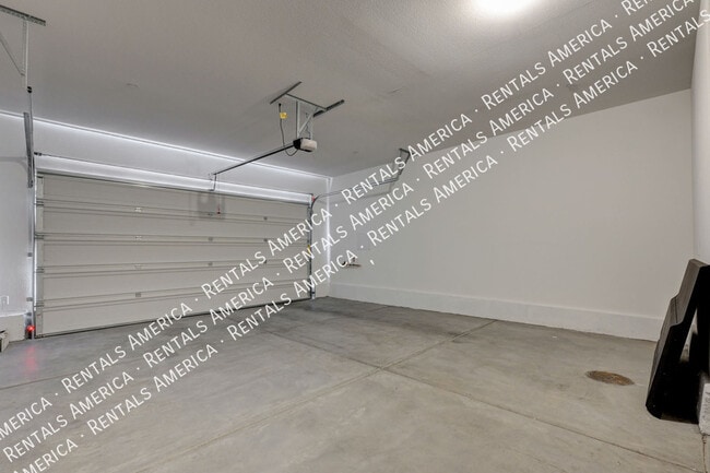 Building Photo - 4554 Cloudrest Peak St