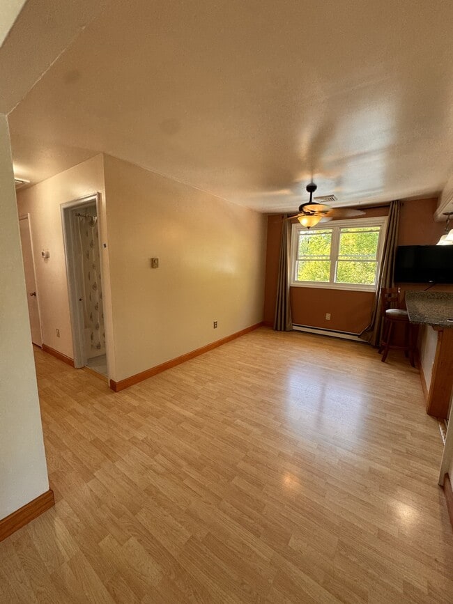 Building Photo - 4902 Creek Dr