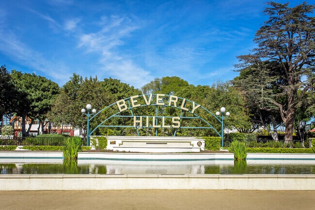 Building Photo - 604 Alta Dr