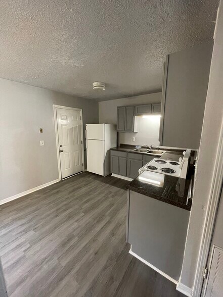 Building Photo - 1006 Killoden Dr