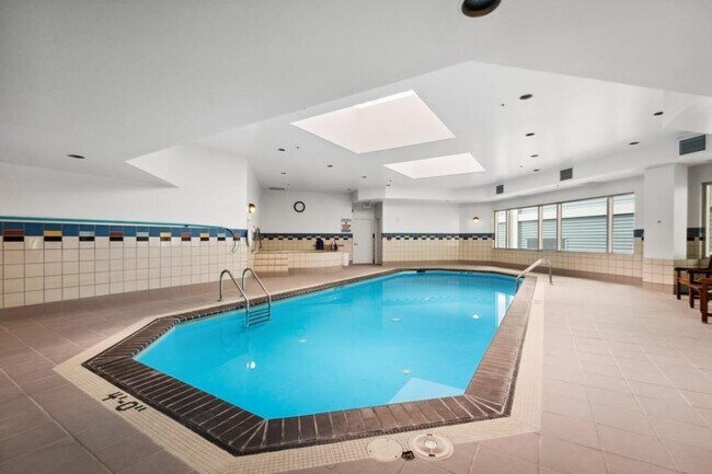 Building Photo - One Pacific Tower - 1 bedroom + den