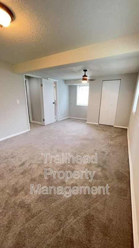 Building Photo - 8105 NE San Rafael Dr