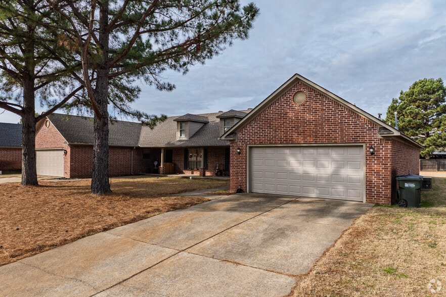 Building Photo - Windsor Park