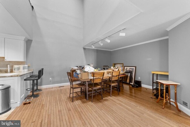 Building Photo - 42 Woodmont Dr