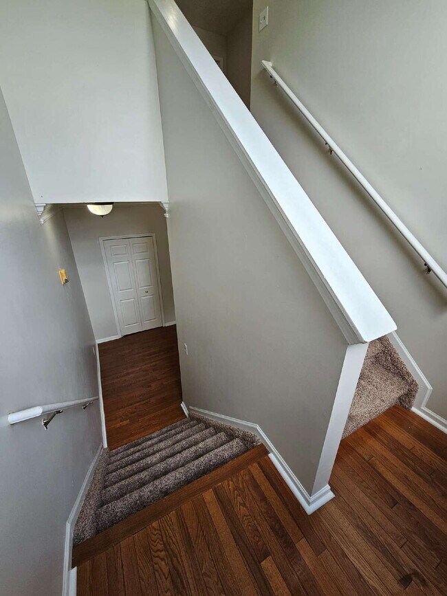 Building Photo - 3-Level Condo in Prime Sterling Heights Location. 2 Bed, 2 Full Bath, 2 Half Baths | 2-Car Garage...