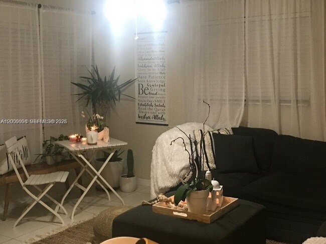 Building Photo - 4163 SW 67th Ave