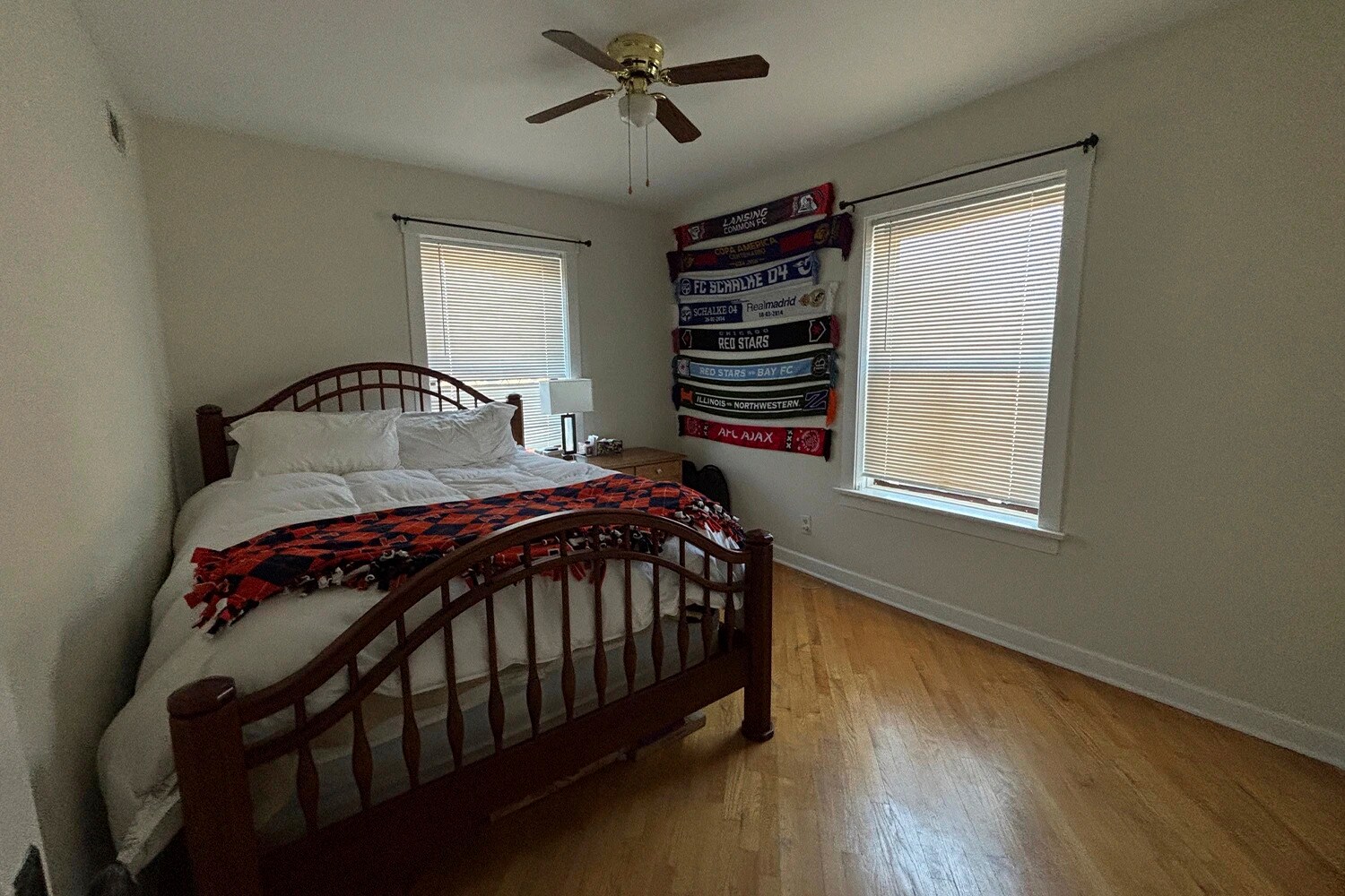 Building Photo - 3321 N Lakewood Ave